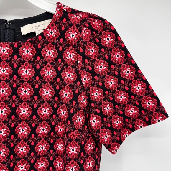 Ann Taylor LOFT Scroll Floral Jacquard Shift Dress Red / Black WOMENS XS PETITE - Picture 4 of 9